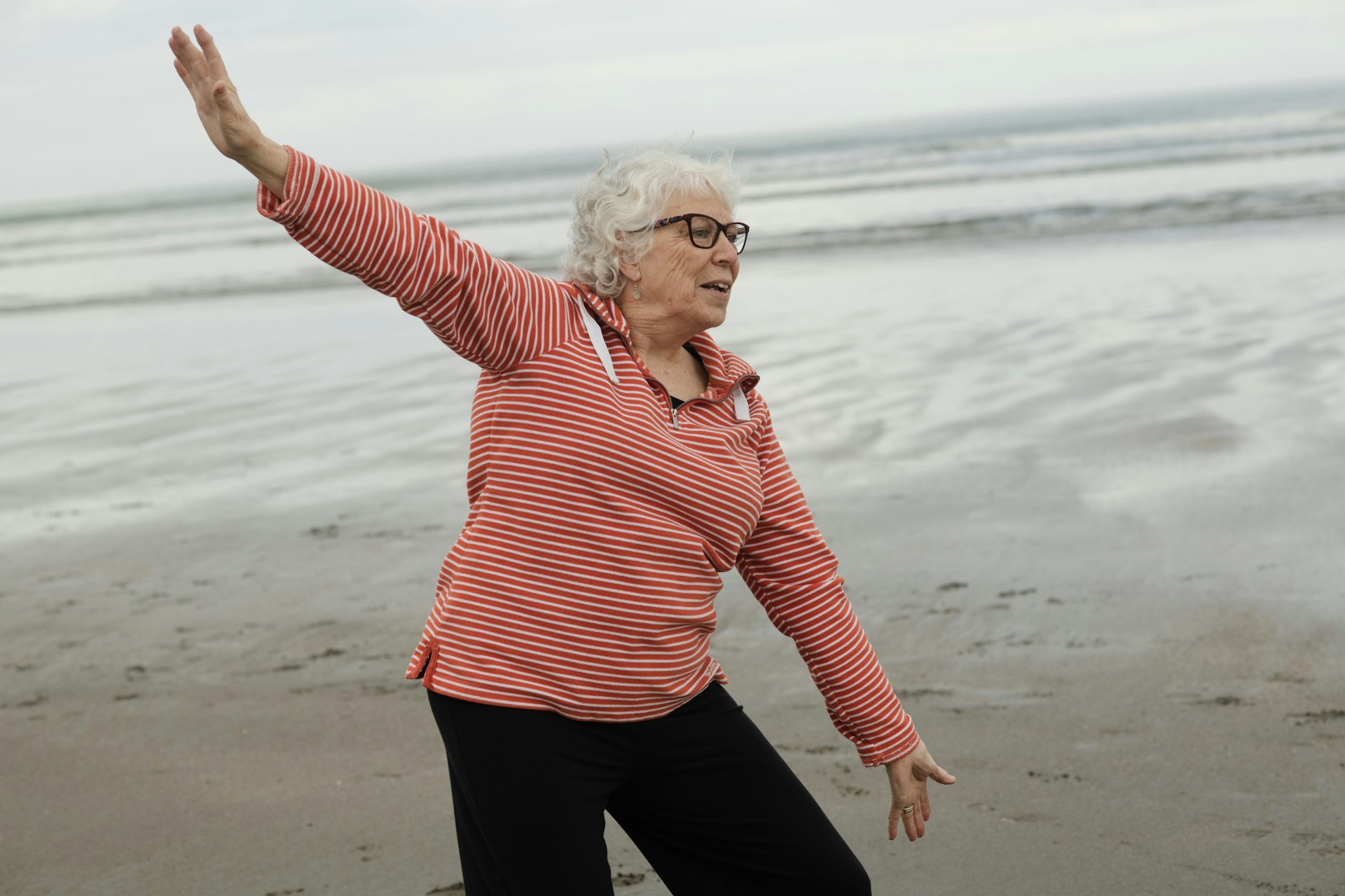 How Chair Yoga Empowers Seniors with Joint Issues: Safe Movement, Less Pain, and Greater Independence
