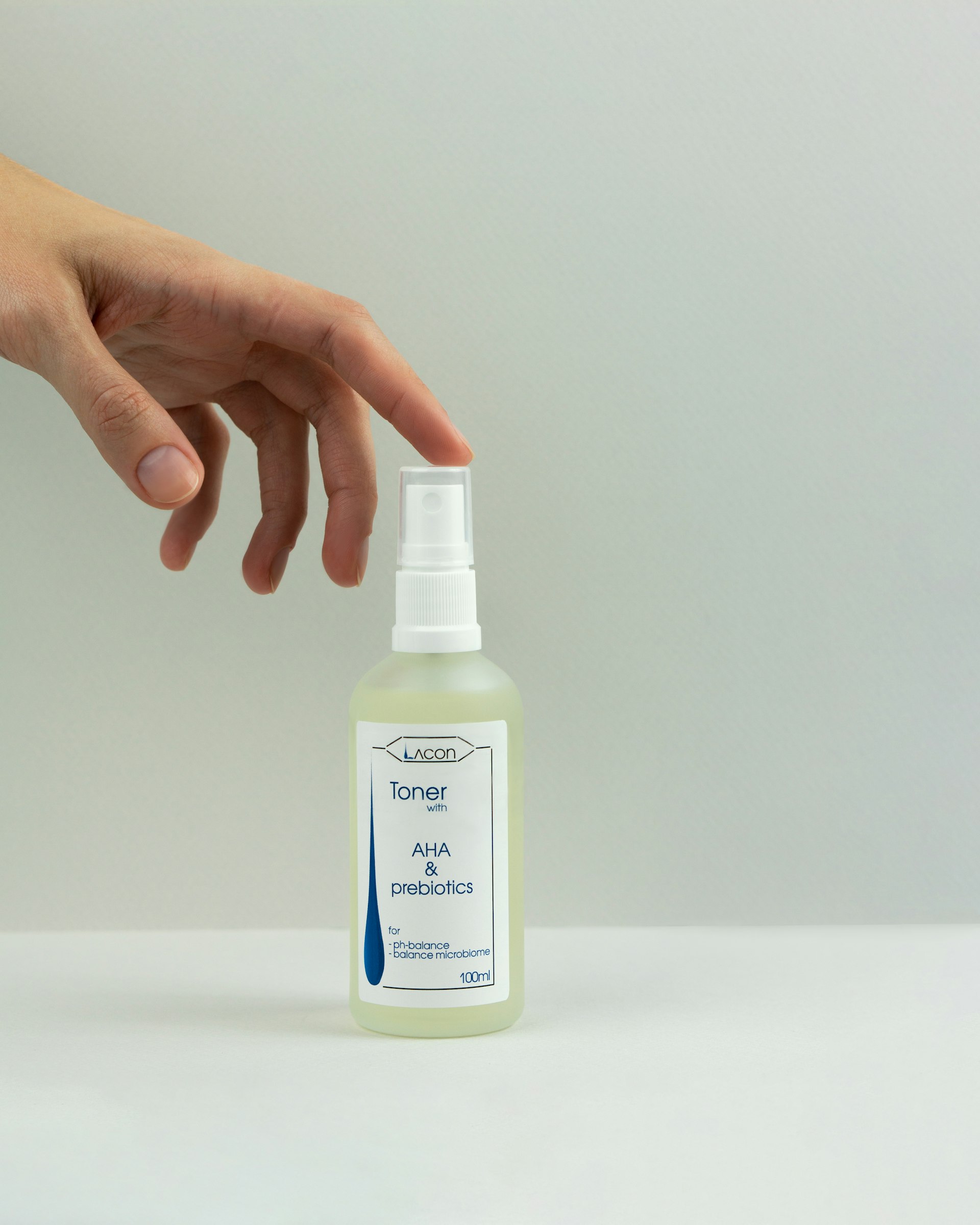 The Essential Guide to pH-Balanced Cleansers for Sensitive Skin