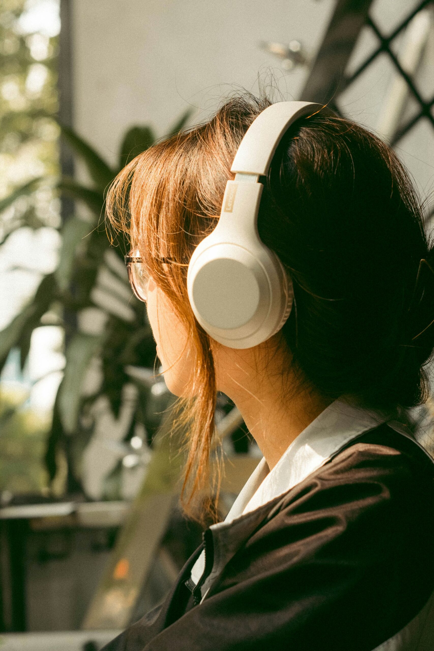Unlocking Emotional Wellbeing: The Transformative Effects of Music Therapy